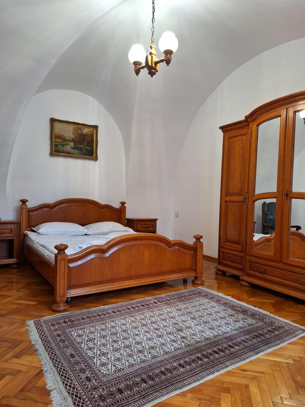 Classy View - Panoramic Sibiu Suite Екстер'єр фото
